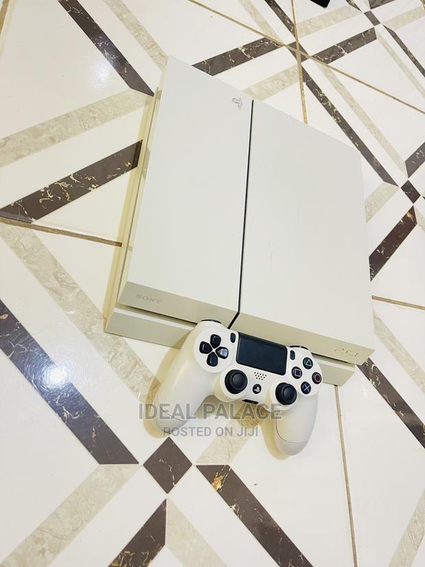 Playstation 4 Standard Limited White Edition · Photo 6