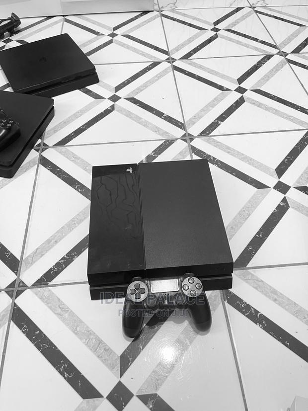 Uk Used Ps4 Standard · Photo 1