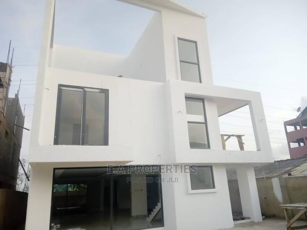4bdrm House in E a Properties, Ability for Sale · Photo 3