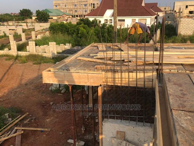 Decking/Scaffolds/Pillars/Moulds/Collumn/Slabs/Concrete/Wood · Photo 1