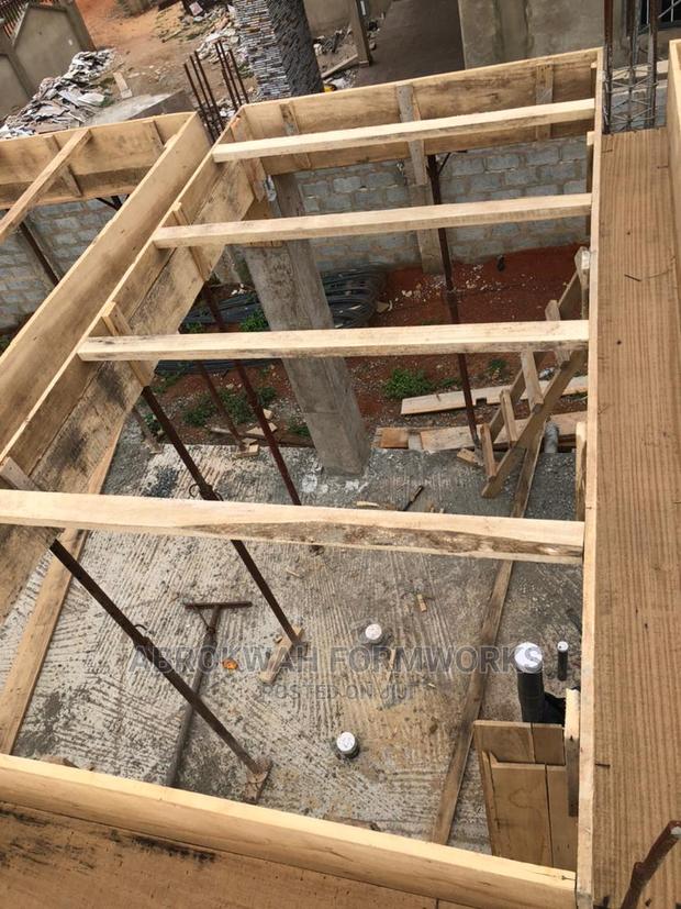 Decking/Scaffolds/Pillars/Moulds/Collumn/Slabs/Concrete/Wood · Photo 2