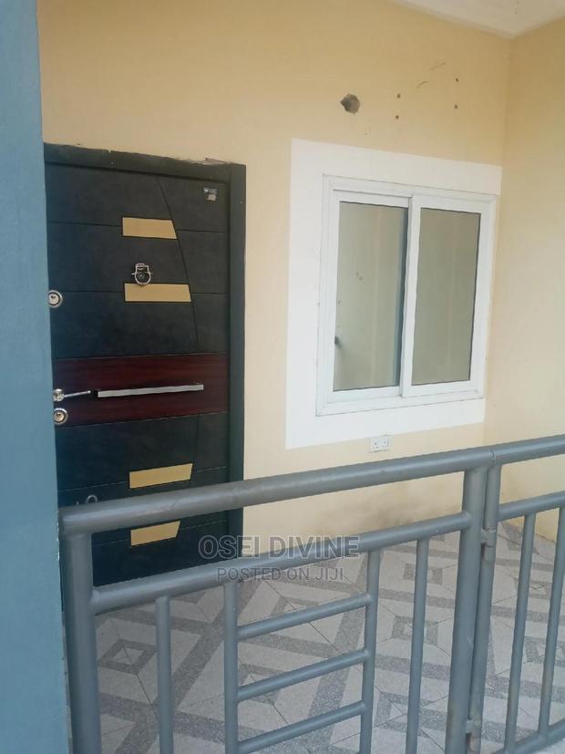 1yr Exe Chamber and Hall S/C Dansoman · Photo 1
