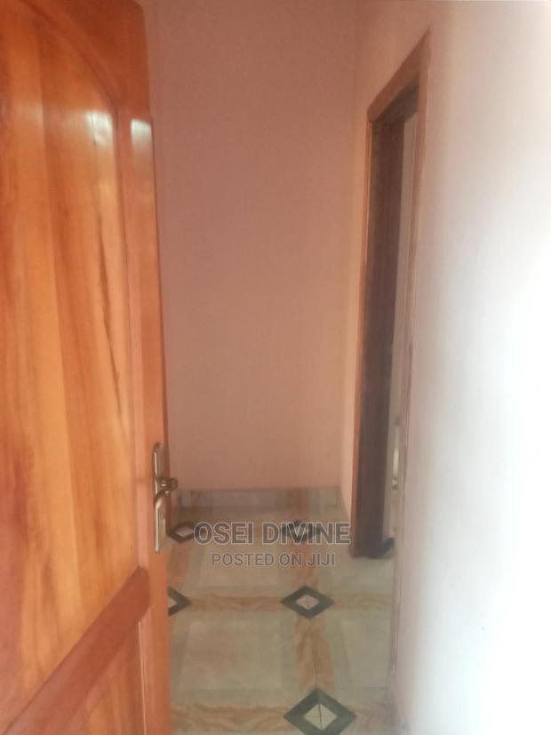 1yr Exe Chamber and Hall S/C Dansoman · Photo 4