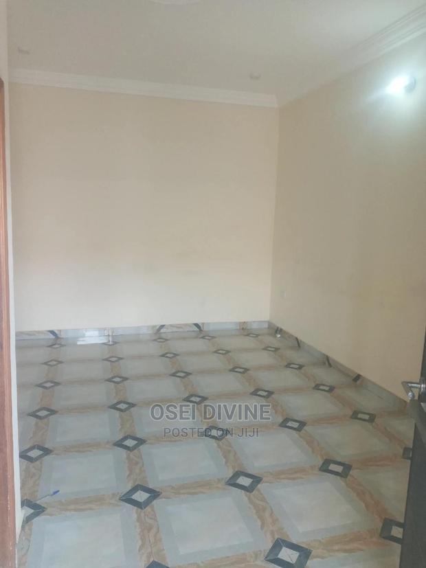 1yr Exe Chamber and Hall S/C Dansoman · Photo 3