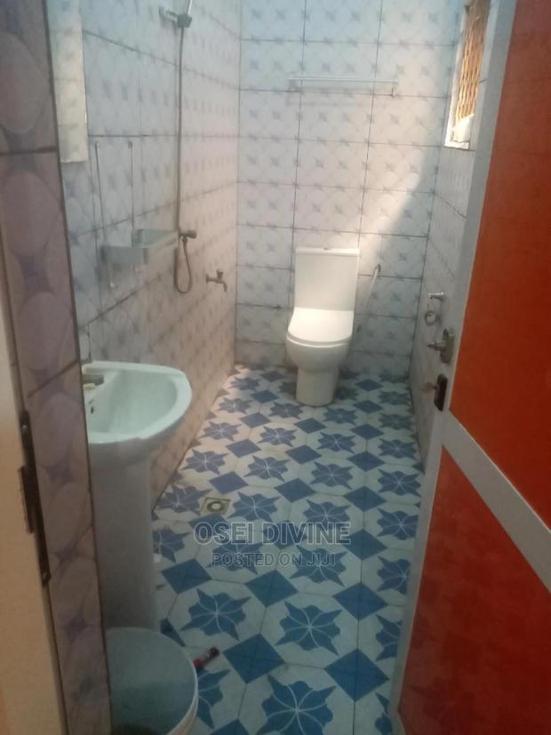 1yr Exe Chamber and Hall S/C Dansoman · Photo 5