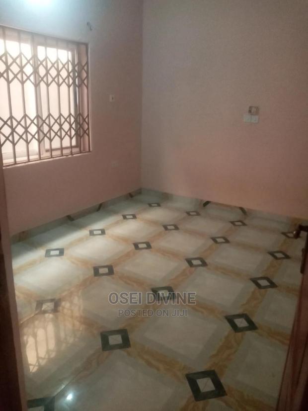 1yr Exe Chamber and Hall S/C Dansoman · Photo 6