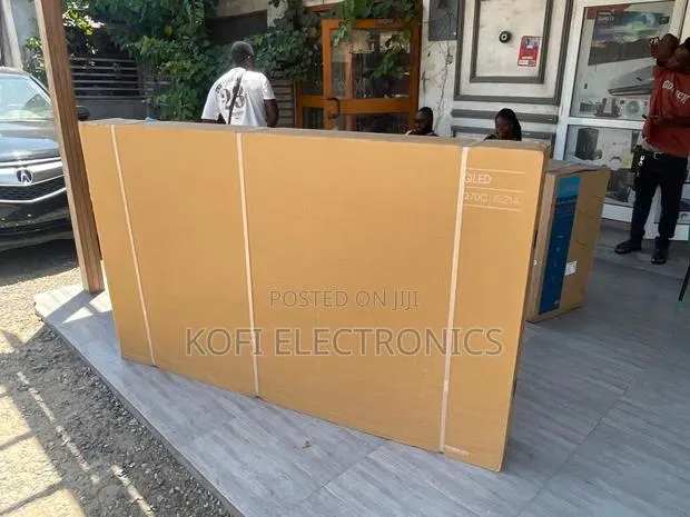 85′′ Samsung Q60c Enter the World of Billion-Shade Color · Photo 1