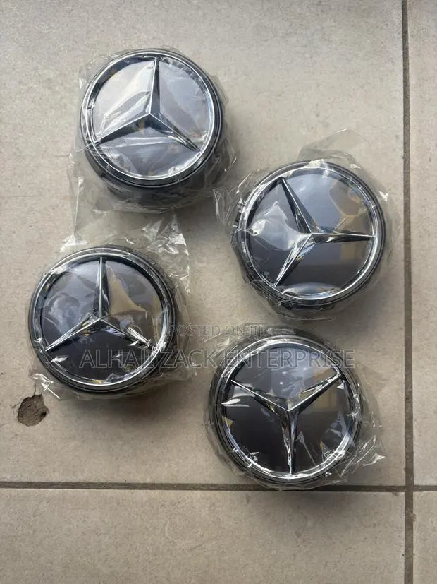 Mercedes Benz Center Rim Cup · Photo 1