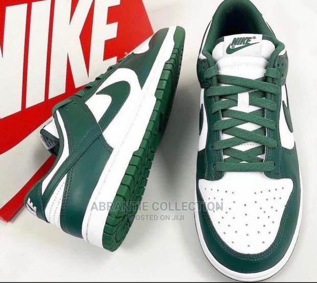 Nike SB Dunk Low Pro Green/White · Photo 2