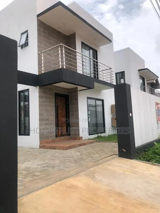 4bdrm Duplex in East Legon Ais Area, American House for rent · Photo 1