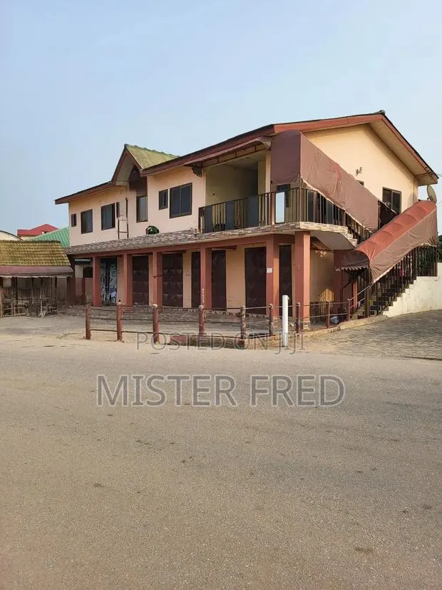9bdrm Apartment in Scc, Weija for sale · Photo 1