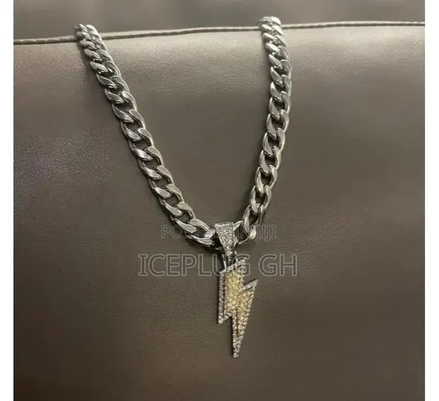 Lightning Ice Chain · Photo 1