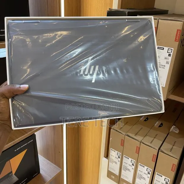 New Laptop HP Spectre 16GB Intel Core i7 SSD 1T · Photo 1