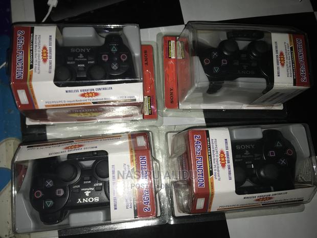 Xbox360 Wired Controller and Ps3 Wireless ,Phone Controllers · Photo 5