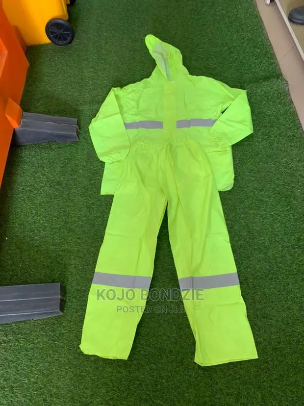 Reflective Raincoat - Lemon Green · Photo 1