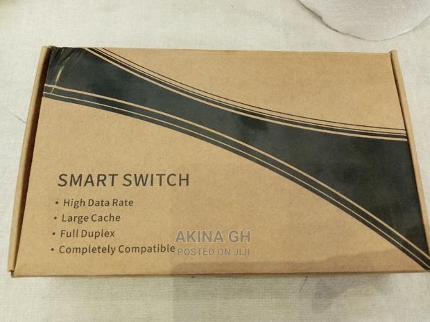 Ai Poe 8 Port Poe Switch 10/100 MBPS 2 Uplink · Photo 3