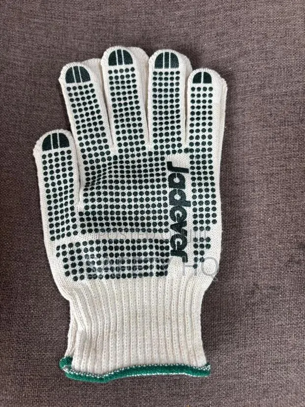 Dotted Cotton Glove · Photo 1