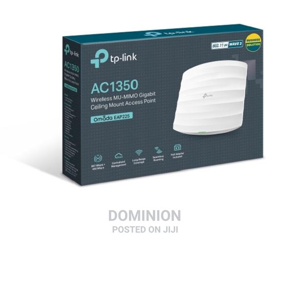 Tp-Link Eap225 V3 Ac1350 Wireless Mu-Mimo Gigabit Ceiling · Photo 1