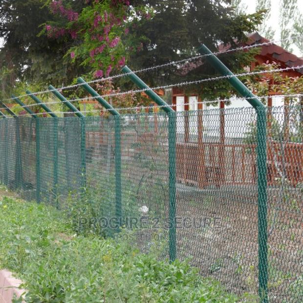 Galvanized Barbed Wire · Photo 3