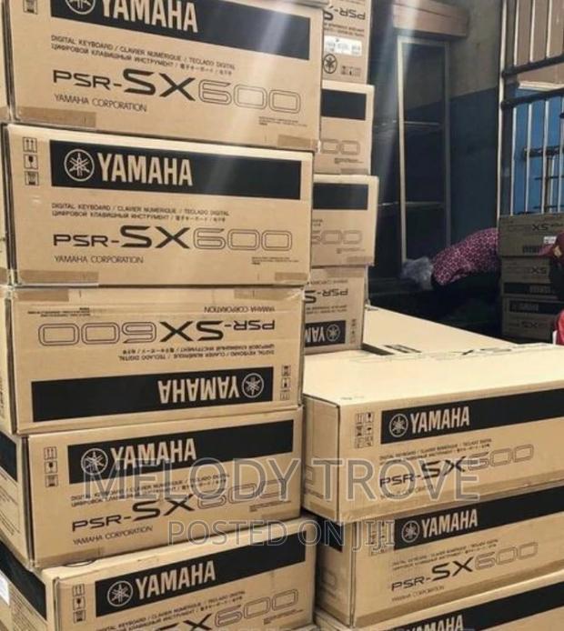 Yamaha PSR-Sx600 Arranger Workstation Keyboard · Photo 1