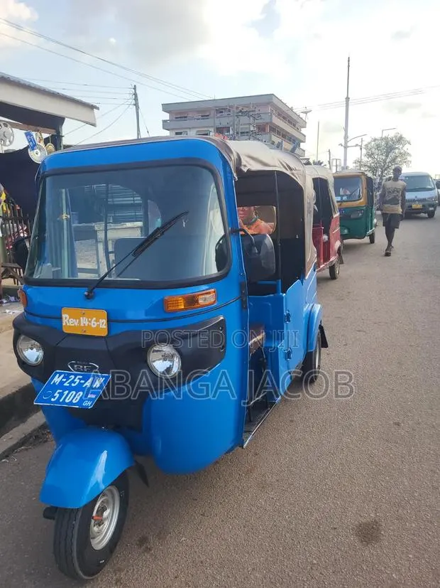 Bajaj RE 2025 Blue · Photo 1