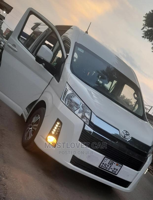 Minivans for Rent for Short or Long Term Rentals in Ghana · Photo 1