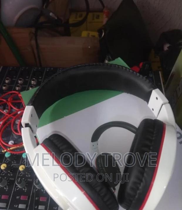 Behringer Hpx-7000 Monitor Headphones · Photo 1