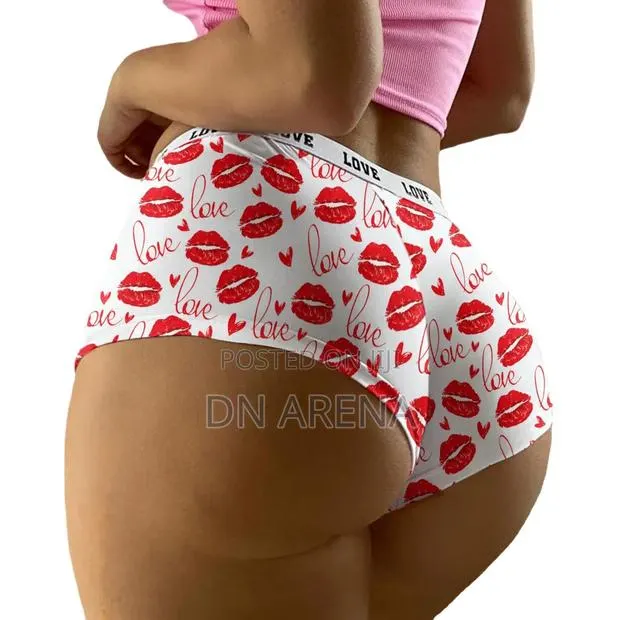 Seamless Women Underwear Love Heart Print Classic Panties · Photo 1