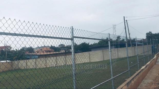 Coated Chainlink Wire Mesh Fence · Photo 2