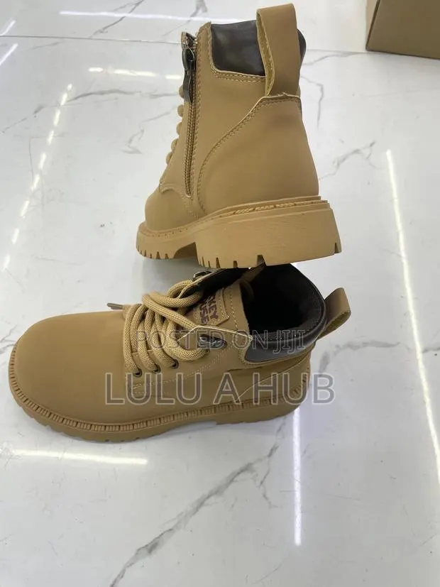 Kids Boot Shoes · Photo 4