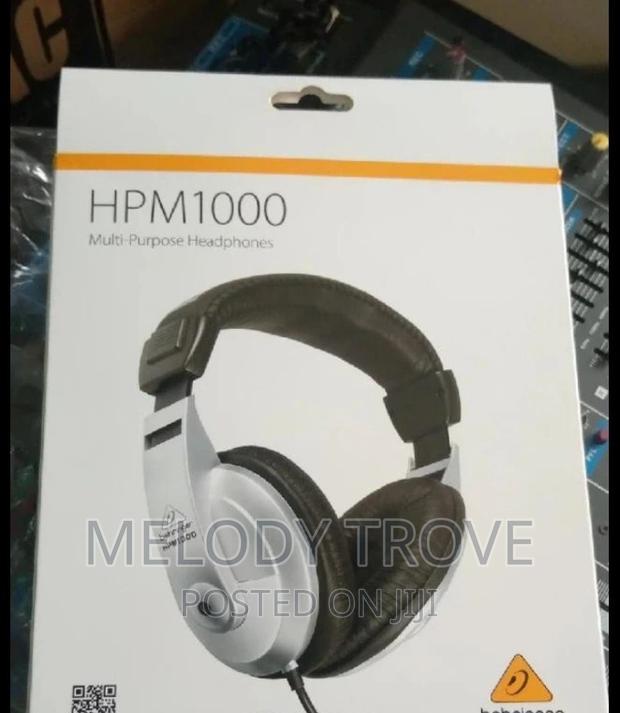 Behringer HPM 1000 · Photo 2