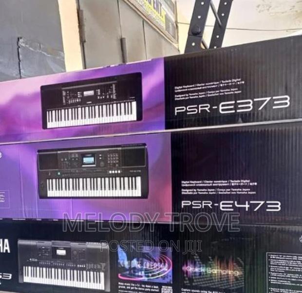 Yamaha Psr-373 Keyboard · Photo 2