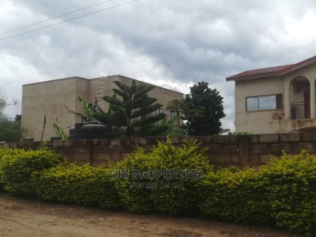 7bdrm House in Dki Properties, Oyibi for Sale · Photo 5