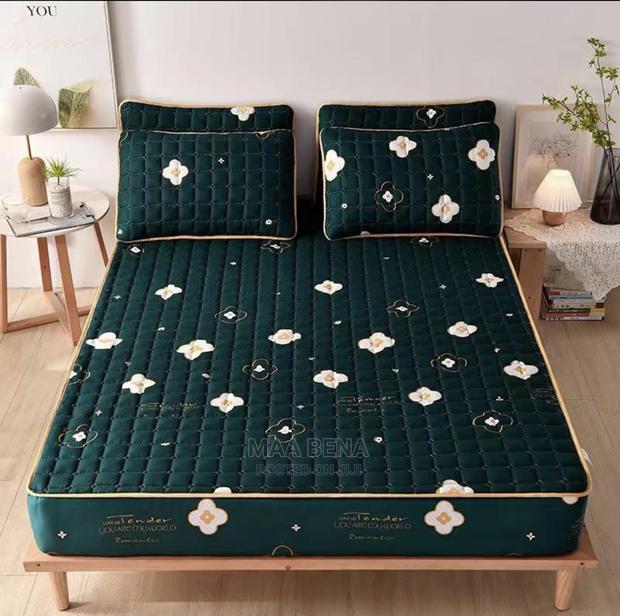 Mattress Cover With Pillow Cases - Queen Size · Photo 4