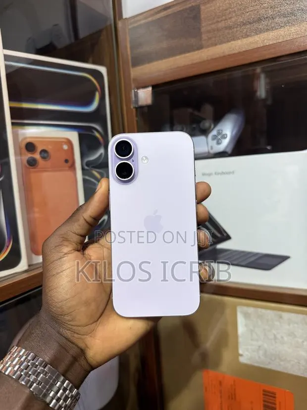 Apple iPhone 17 256 GB Purple · Photo 1