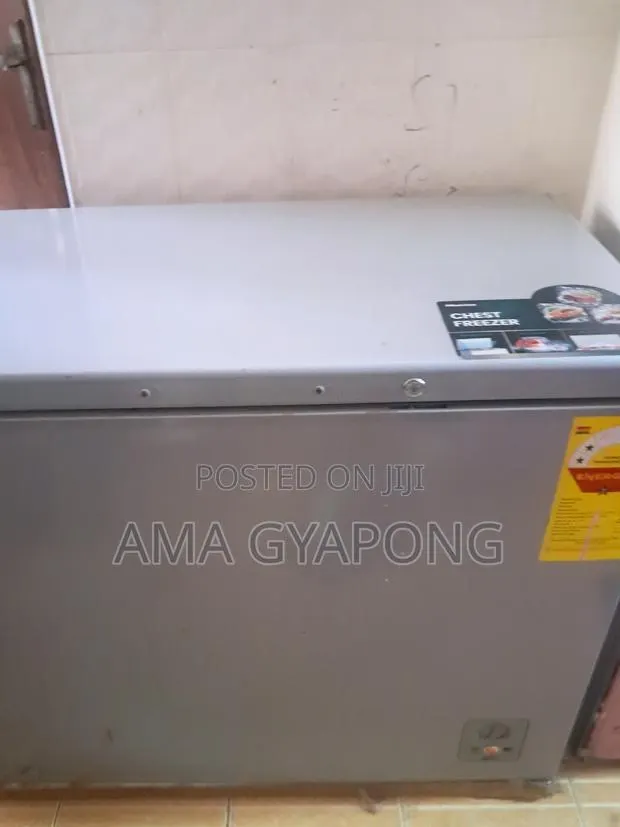 Refrigerator · Photo 1