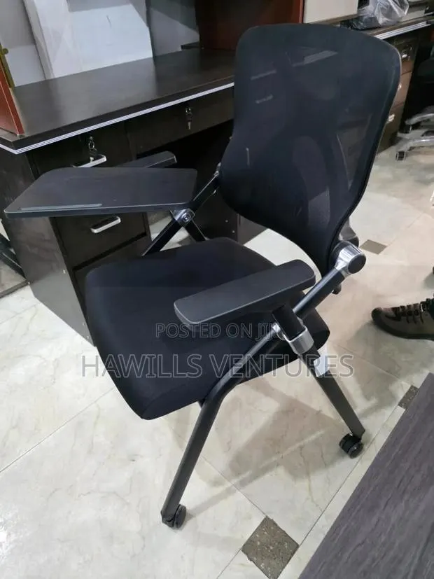 Lecture Hall Swivel Training Chair · Photo 1