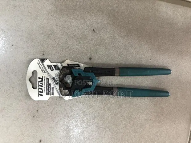 Total Carpenter Pliers 200(8”) · Photo 1