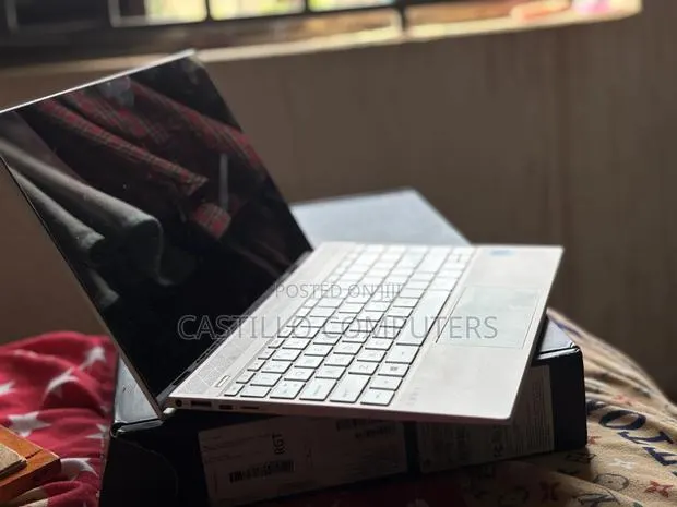 Laptop HP Envy 13 8GB Intel Core i5 SSD 350GB · Photo 1