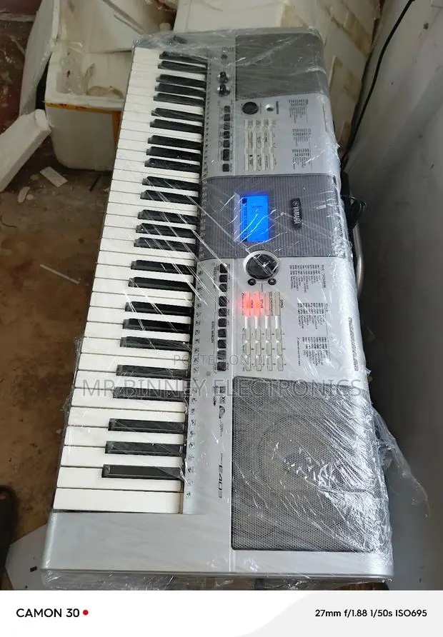 Yamaha E403 · Photo 1