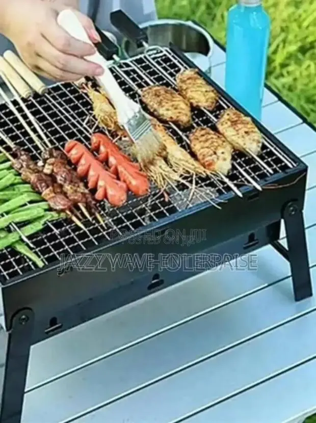 Foldable Charcoal Grill · Photo 1