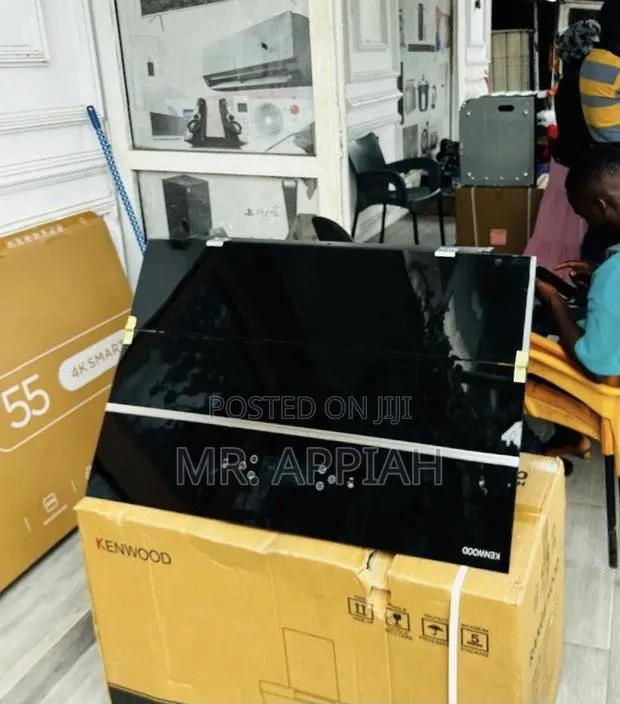 New Kenwood 90cm Rangehood(Tempered Glass) · Photo 1