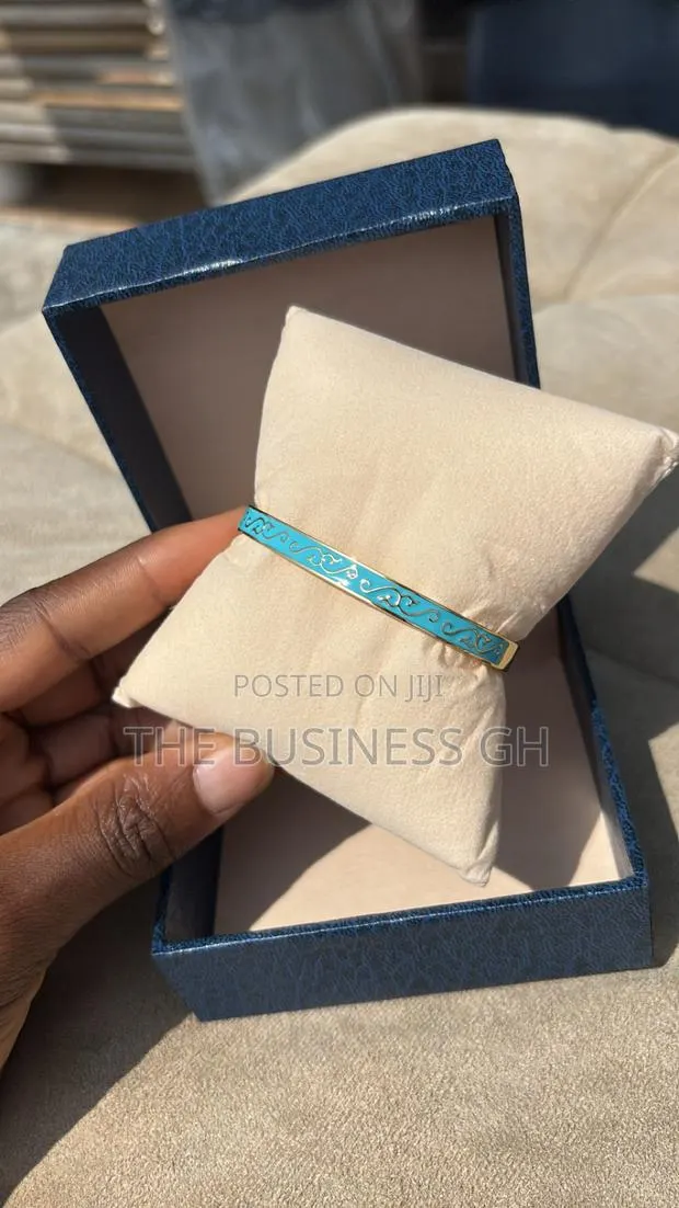 Gold Bangles for Women · Photo 2