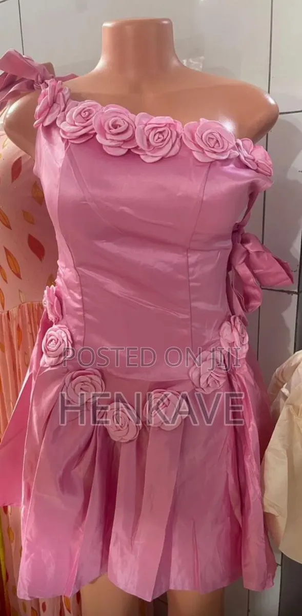Ladies Decent Wedding Dresses Available in White and Peach