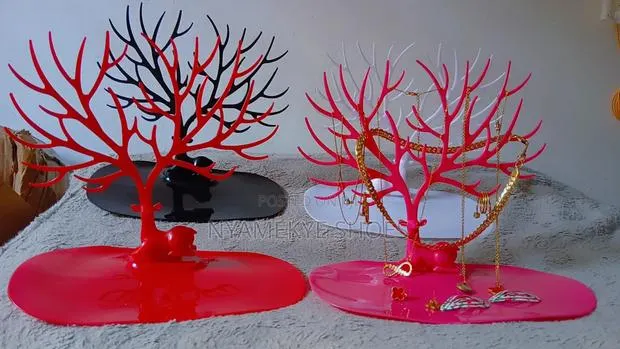 Jewelry Tree · Photo 1