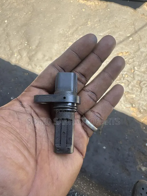 Mitsubishi Lancer/Outlander Crank Sensor · Photo 1