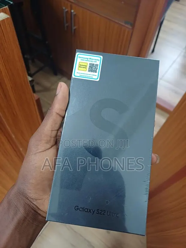 New Samsung Galaxy S22 Ultra 5G 128 GB Black · Photo 1