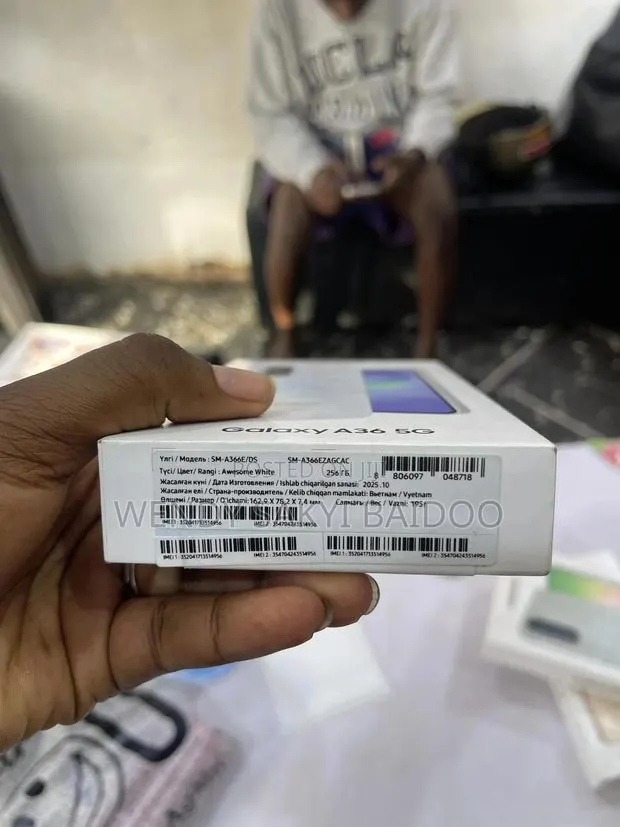 New Samsung Galaxy A36 256 GB White · Photo 1