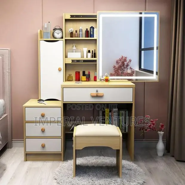 Heavy Quality Dresser With Led Light · Photo 1