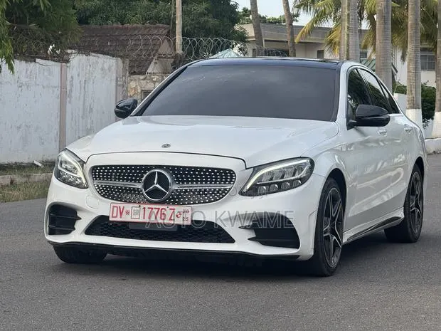 Mercedes-Benz C300 2020 White · Photo 1